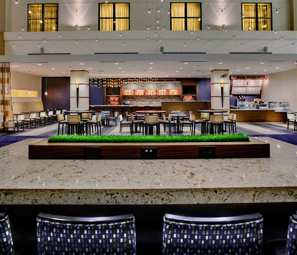 Courtyard Atlanta Decatur Downtown/Emory Hotel Buitenkant foto